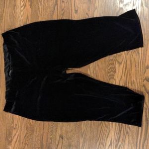 CLUB L Black Velvet Crop Leggings size 26-28